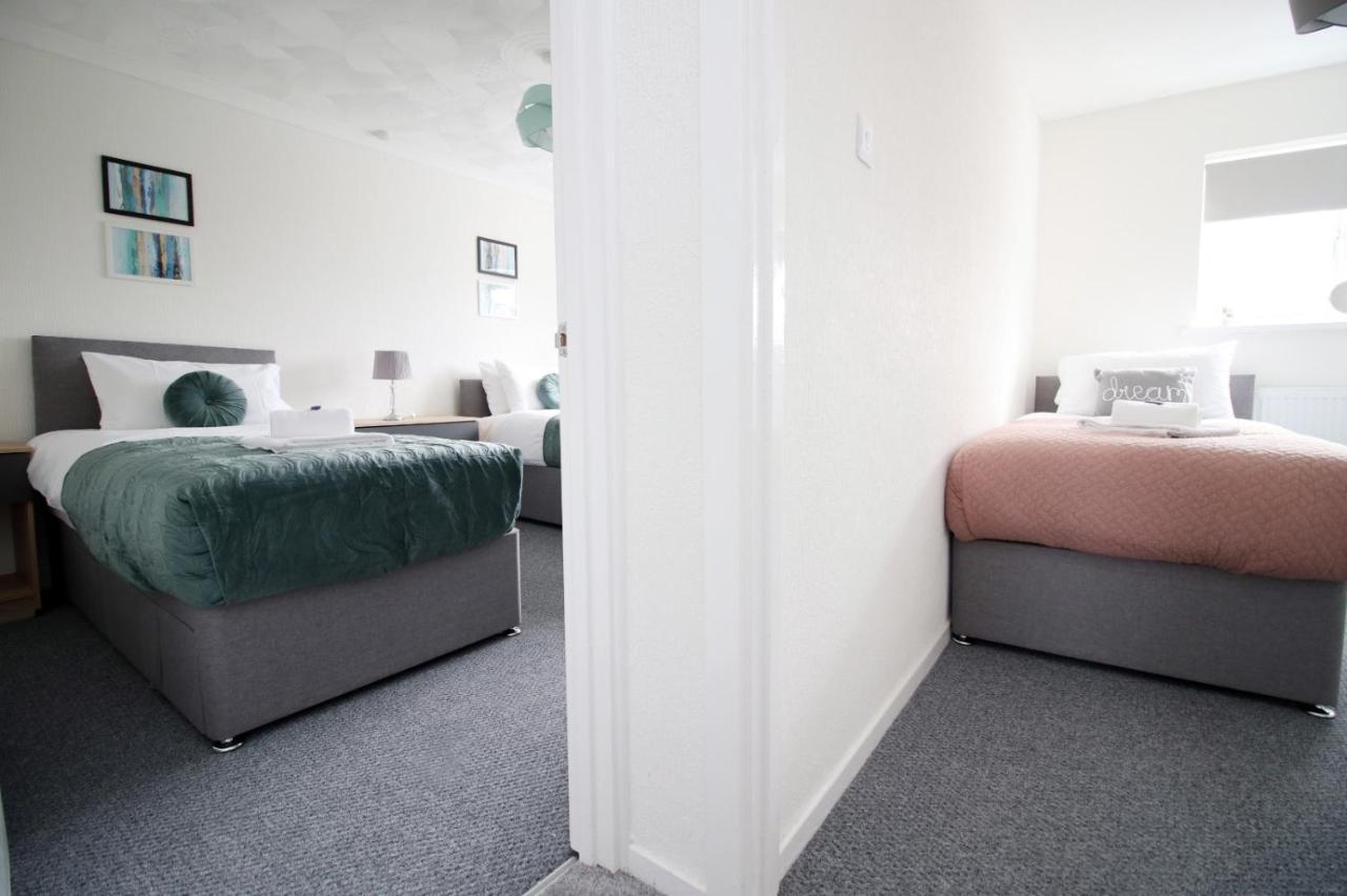 Family Home In The Charming Coastal Town Of Barry Luaran gambar