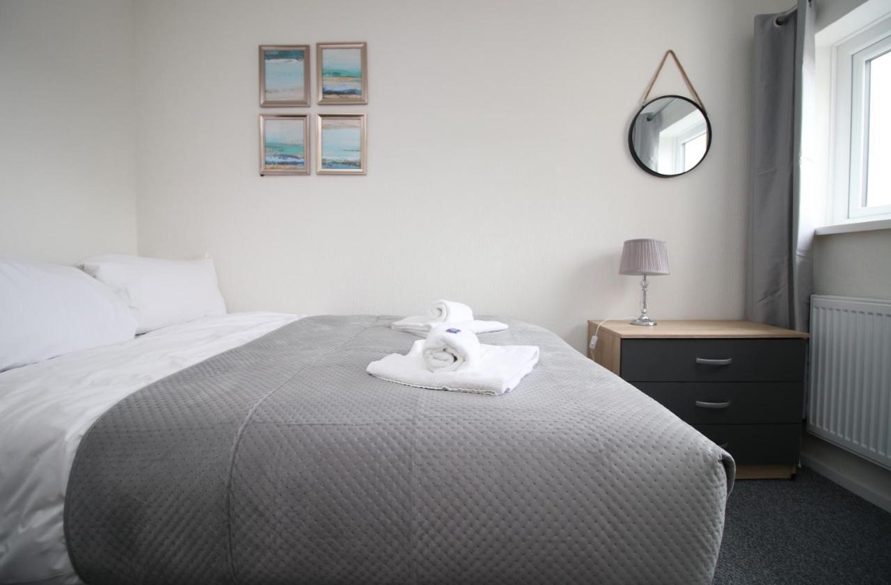 Family Home In The Charming Coastal Town Of Barry Luaran gambar