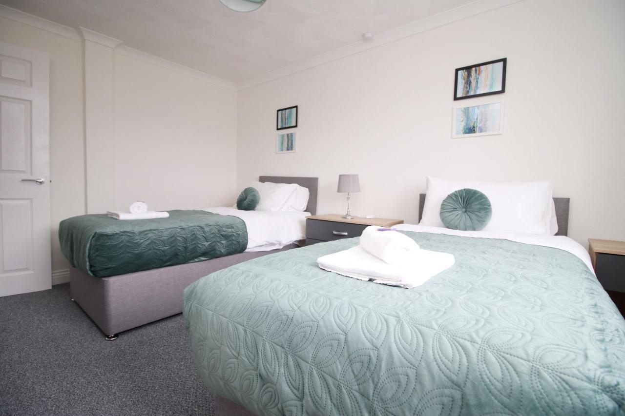 Family Home In The Charming Coastal Town Of Barry Luaran gambar